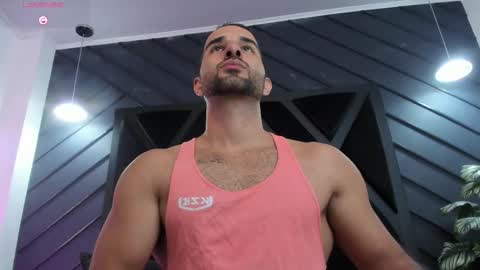  L O R E N Z O  Thumbs Up help  online show from 01-18-26, 01:59