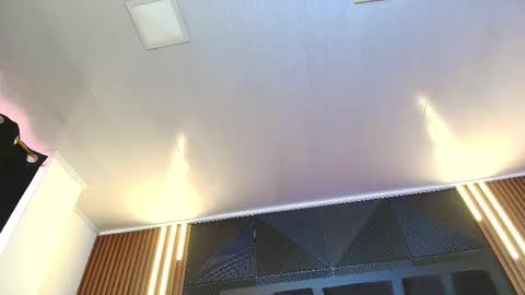  L O R E N Z O  Thumbs Up help  online show from 02-12-26, 05:30