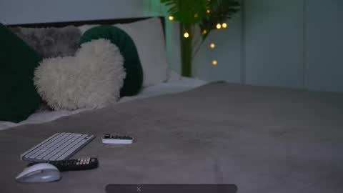 LoretteLorena online show from 10-09-25, 04:54