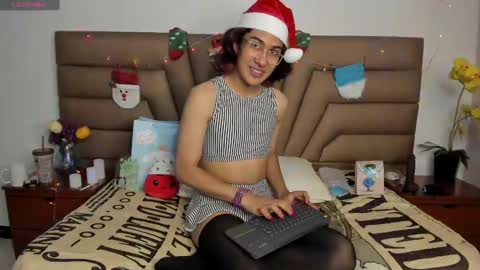 Snapshot of lorettmatthew chatting on 12-27-24, 08:02 LorettMatthew online show from 12-27-24, 08:02