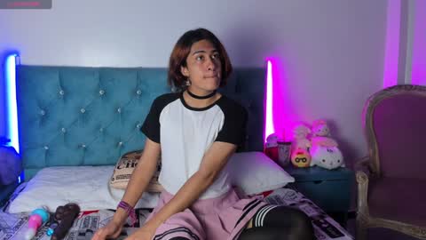 Snapshot of lorettmatthew chatting on 02-06-25, 03:27 LorettMatthew online show from 02-06-25, 03:27