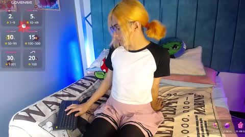 Snapshot of lorettmatthew chatting on 10-23-25, 05:51 LorettMatthew online show from 10-23-25, 05:51