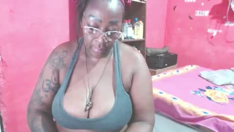 Snapshot of loretybighot chatting on 12-22-25, 01:08 loretybighot online show from 12-22-25, 01:08