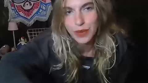 Snapshot of lorik69 chatting on 10-31-25, 01:06 lorik69 online show from 10-31-25, 01:06