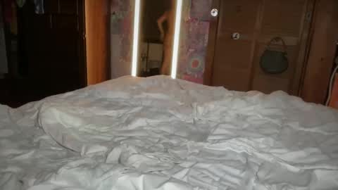 Snapshot of lorikane chatting on 09-25-25, 03:10 Lorelai Kane online show from 09-25-25, 03:10