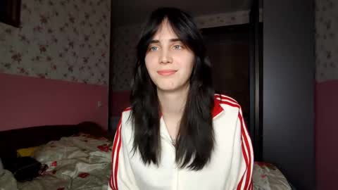 Snapshot of lorinepiro chatting on 11-09-25, 03:21 Kira online show from 11-09-25, 03:21