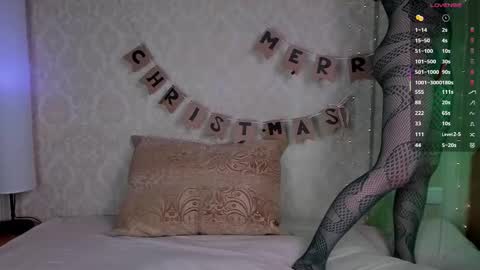 Lorna online show from 12-20-25, 05:03