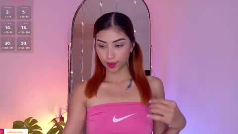 Snapshot of lorraine_28 chatting on 12-15-25, 06:12 Soy Lorena online show from 12-15-25, 06:12