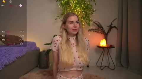 Snapshot of lorrie_love_story chatting on 12-10-24, 02:28 Lorrie online show from 12-10-24, 02:28