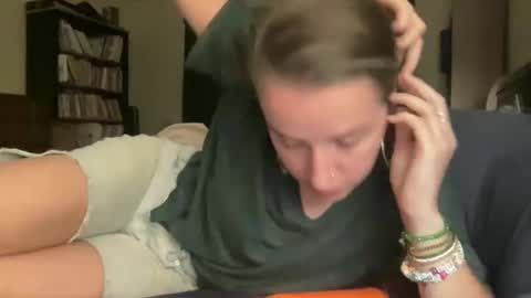 Snapshot of lothlori chatting on 11-27-25, 01:18 lothlori online show from 11-27-25, 01:18