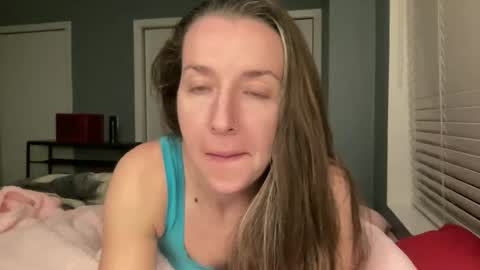 Snapshot of lothlori chatting on 02-05-26, 01:43 lothlori online show from 02-05-26, 01:43