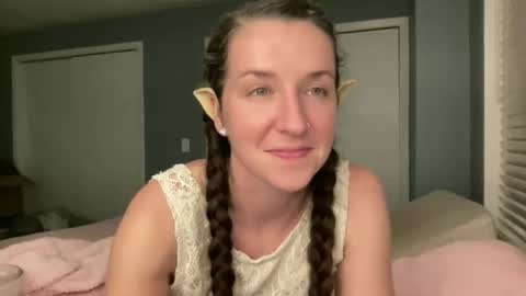 Snapshot of lothlori chatting on 03-15-26, 01:22 lothlori online show from 03-15-26, 01:22