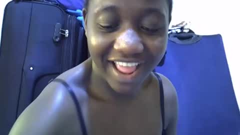 lotty_lavilla online show from 10-20-25, 04:57