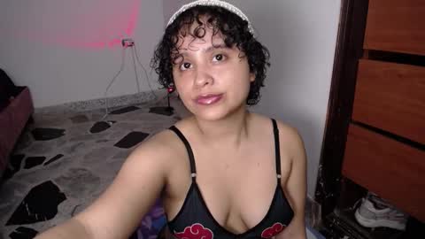 Snapshot of lou_cuteee chatting on 10-31-25, 02:12 lou_cuteee online show from 10-31-25, 02:12