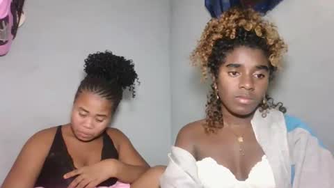 louane98 online show from 02-11-26, 08:47