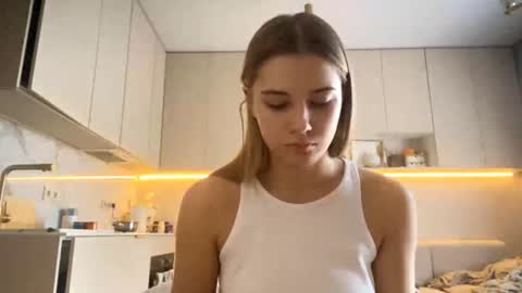Bella online show from 06-09-26, 06:25