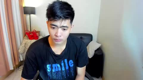 Snapshot of louie_cute_asian chatting on 02-02-25, 12:40 Kylie online show from 02-02-25, 12:40