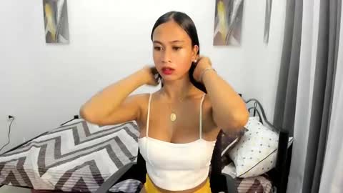 Snapshot of louie_cute_asian chatting on 02-17-25, 02:09 Kylie online show from 02-17-25, 02:09