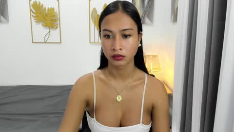 Snapshot of louie_cute_asian chatting on 02-25-25, 02:58 Kylie online show from 02-25-25, 02:58