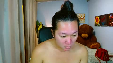 Snapshot of louie_sexy chatting on 12-01-25, 10:20 Cathy online show from 12-01-25, 10:20