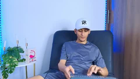 Alejandro online show from 11-06-25, 07:48