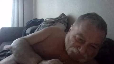 louis_chokdee online show from 02-17-25, 04:15