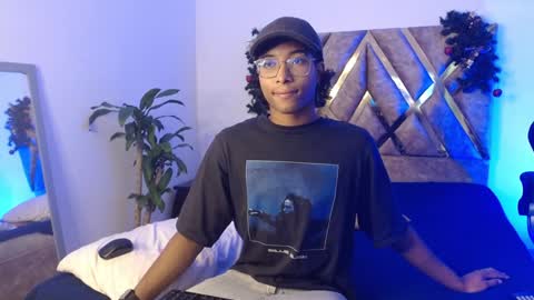 Louis Valdz online show from 12-29-24, 01:49