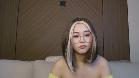 Kim online show from 05-25-26, 08:15