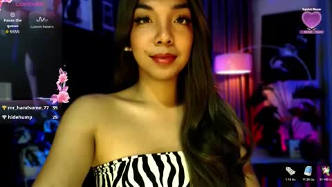 Snapshot of louisassy chatting on 10-22-25, 02:01 Louisa online show from 10-22-25, 02:01