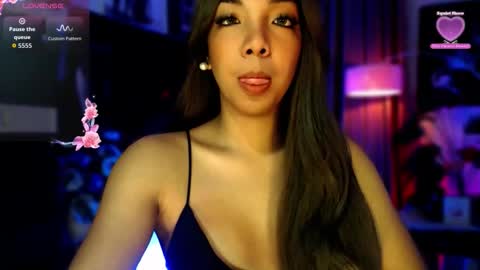 Snapshot of louisassy chatting on 10-24-25, 01:46 Louisa online show from 10-24-25, 01:46