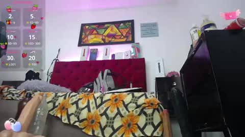 Snapshot of louise_nails chatting on 09-12-25, 12:16 LouIse online show from 09-12-25, 12:16