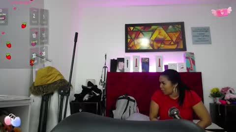 Snapshot of louise_nails chatting on 09-16-25, 12:17 LouIse online show from 09-16-25, 12:17