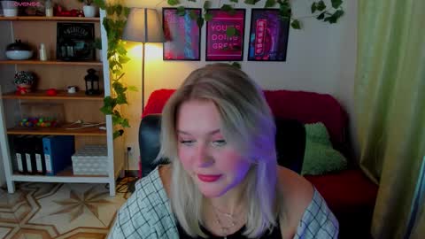 Loise online show from 10-19-25, 10:16