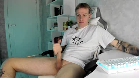 Louis  online show from 01-02-25, 03:05