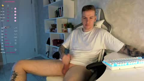 Louis  online show from 02-21-25, 05:53