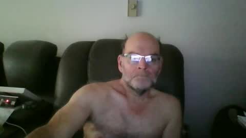 Snapshot of louism13 chatting on 12-09-24, 01:02 louism13 online show from 12-09-24, 01:02