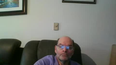 Snapshot of louism13 chatting on 12-29-24, 05:22 louism13 online show from 12-29-24, 05:22