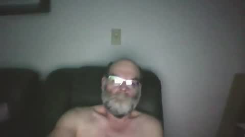 Snapshot of louism13 chatting on 12-17-25, 03:45 louism13 online show from 12-17-25, 03:45