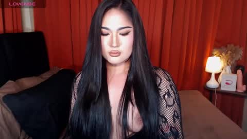 Snapshot of louisse_moone chatting on 05-16-26, 04:42 Louisse online show from 05-16-26, 04:42