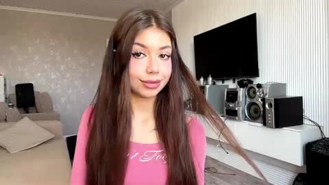 Flora online show from 04-15-26, 07:15