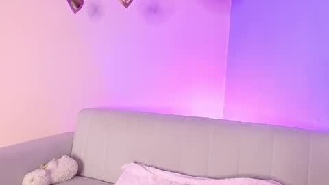 Snapshot of lourdes_moon22 chatting on 11-24-25, 12:05 lourdes_moon22 online show from 11-24-25, 12:05