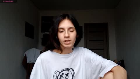 Snapshot of lourdesauerswald chatting on 12-04-25, 08:12 EVA online show from 12-04-25, 08:12