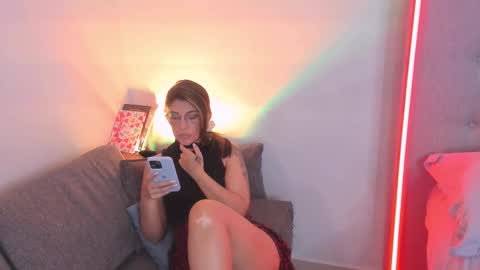 Snapshot of lourreinstounn chatting on 01-14-26, 08:47 Lourrein Stoun Independiente online show from 01-14-26, 08:47