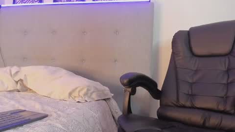 Lourrein Stoun   Independiente online show from 07-27-26, 06:37