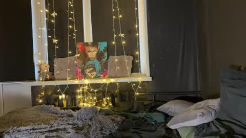 Mary and Tom online show from 04-11-26, 07:45