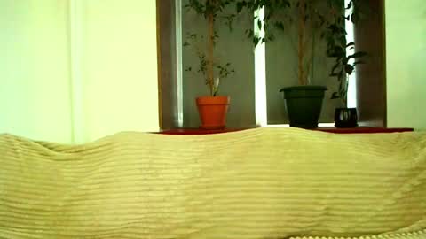 Cute face online show from 02-22-25, 02:39