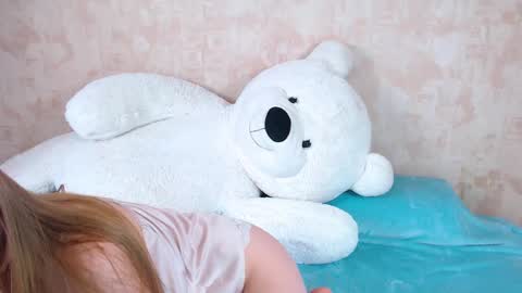 love bella  online show from 02-24-25, 07:22