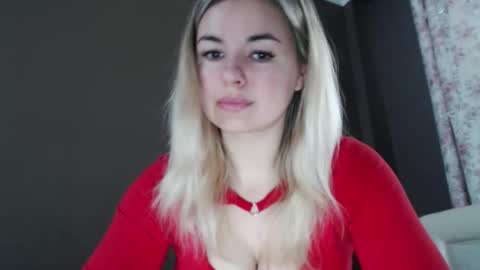 Snapshot of love_dom_meg chatting on 04-28-26, 06:51 Megane online show from 04-28-26, 06:51