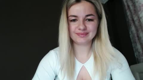 Snapshot of love_dom_meg chatting on 05-11-26, 10:10 Megane online show from 05-11-26, 10:10