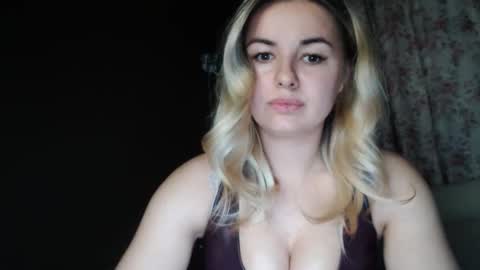 Snapshot of love_dom_meg chatting on 05-18-26, 07:31 Megane online show from 05-18-26, 07:31